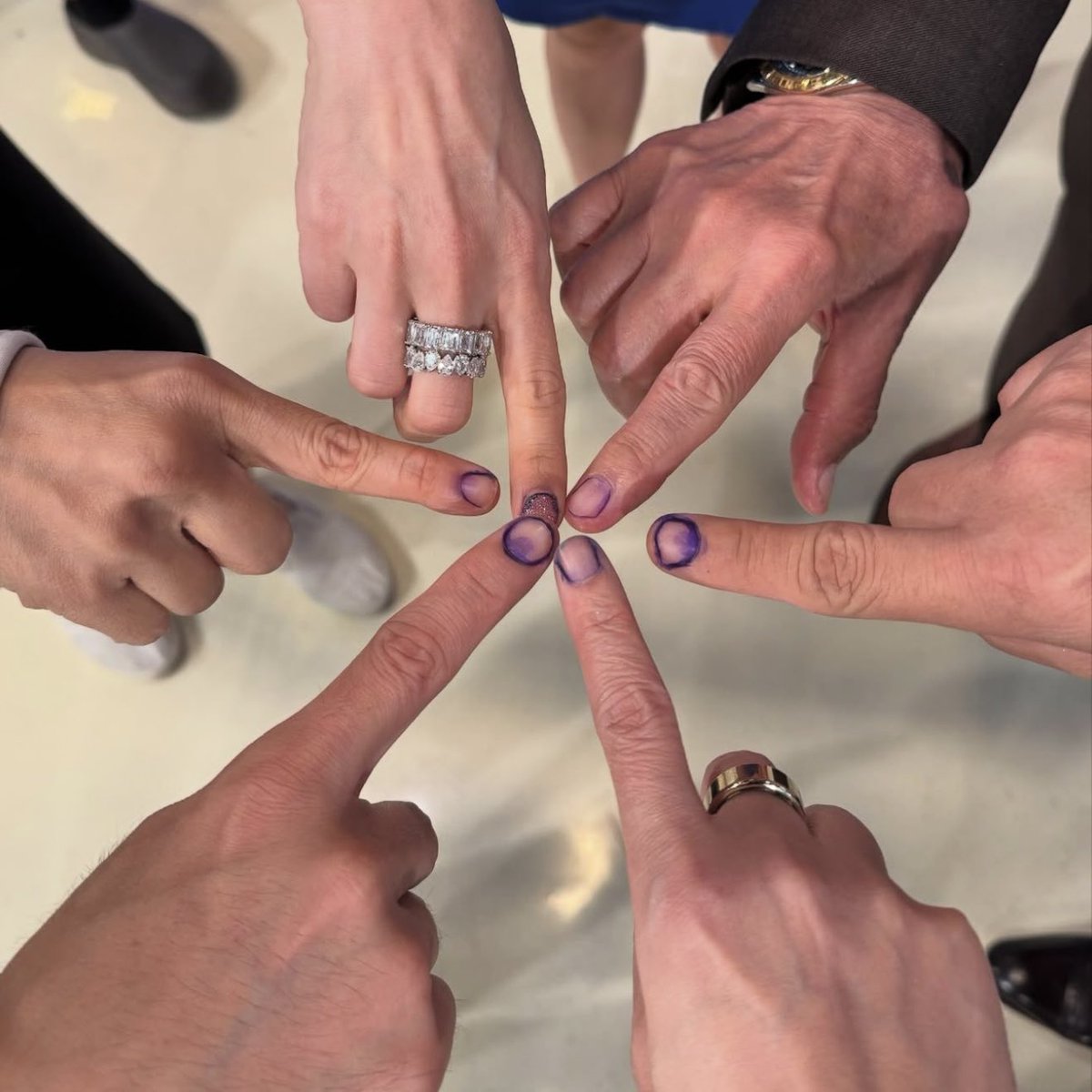 iamkarendavila's tweet image. VOTED TODAY 🇵🇭 Nakakatuwa, lahat po kami sa @TVPatrol nakaboto! Lahat busy, pero bumoto!
#Halalan2025