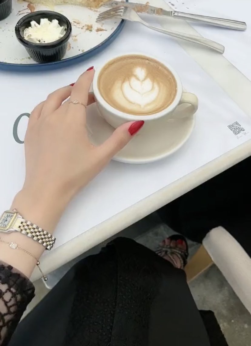 #مساء_الخير

القهوة ..
هي المرّ الوحيد الذي يحسّن المزاج.
مساء الخير  ..☕️☕️☕️