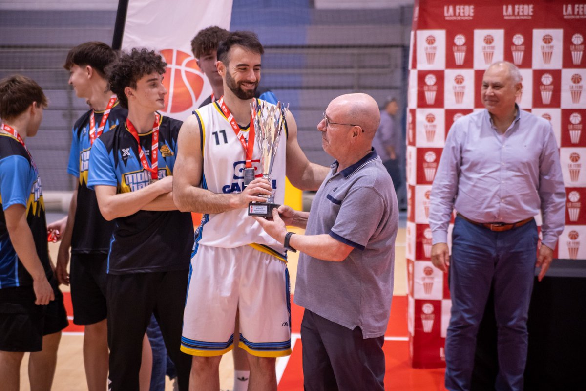 molinabasket's tweet image. El Gargil Suministros MB se cuelga una magnífica plata dorada

Excelente tramo final de temporada de nuestro filial. Enhorabuena por vuestro compromiso!

Y felicitamos a @cbestuct por el título y el ascenso a Tercera FEB 

💙

📸 @fotopik_es