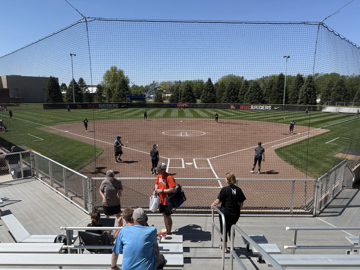 I’m at Open Space Park in Sioux Center doing a couple of NAIA National Opening Round contests on the GPAC Network.

We start with the University of Northwestern Ohio and Baker University at noon.
gpacnetwork.com