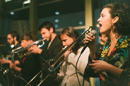 És dilluns. Plou. 

Però no tot pinta tan malament!

Aprofita i compra l'entrada per al concert de Bop Collective al 31è FEMJazz!. La millora anímica és instantània. Això ens ha dit l'OMS. 

culturabanyoles.koobin.com/?action=PU_eve….