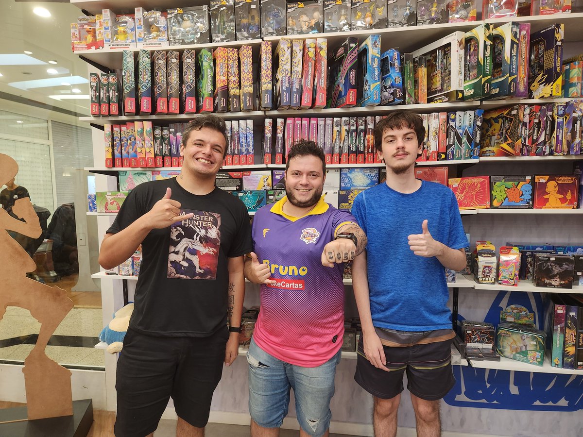 🏆 Parabéns ao Top 3 do League Cup realizado em 11/05!

🥇 <a href="/ojulioeller/">Z2R Cogao</a> 
🥈 <a href="/OldAmber_VGC/">TTR OldAmber</a> 
🥉 Mário

Valeu a todos que participaram e fizeram mais um evento memorável! Nos vemos no próximo! 🎮🔥

#VGC #PokemonVGC #TorneioVGC #RioDeJaneiro #Pokemon
