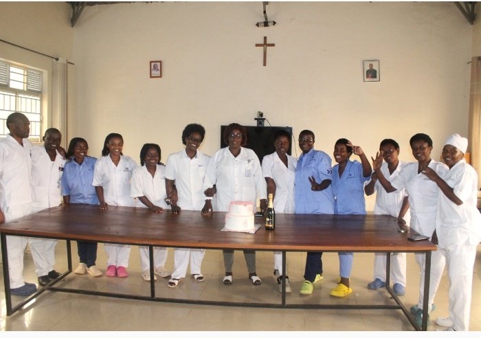 Uyu munsi, Abaforomo n'Ababyaza  bakorera mu bitaro bya Murunda bizihije umunsi mpuzamahanga w'Abaforomo n'Ababyaza. Mu butumwa yabageneye, Umuyobozi mukuru w'Ibitaro bya Murunda Dr NKUNZIMANA Jean Pierre yabashimiye ubwitange,umuhate n'umurava bagaragaza mu kwita ku babagana.