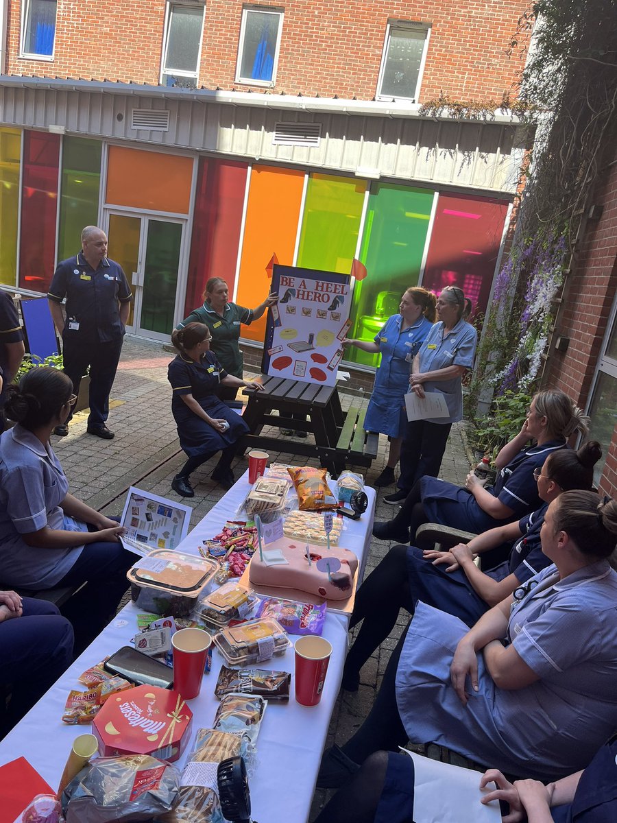 greenkaty13's tweet image. Happy International Nurses Day2025 ! And wow what an event in @NCAlliance_NHS celebrating our colleagues in MCCN , the knowledge and expertise you all have is just amazing !!! 🤩 , sorry we weren’t a full compliment today however we definitely celebrated in style ❤️❤️ 👩‍⚕️👨‍⚕️