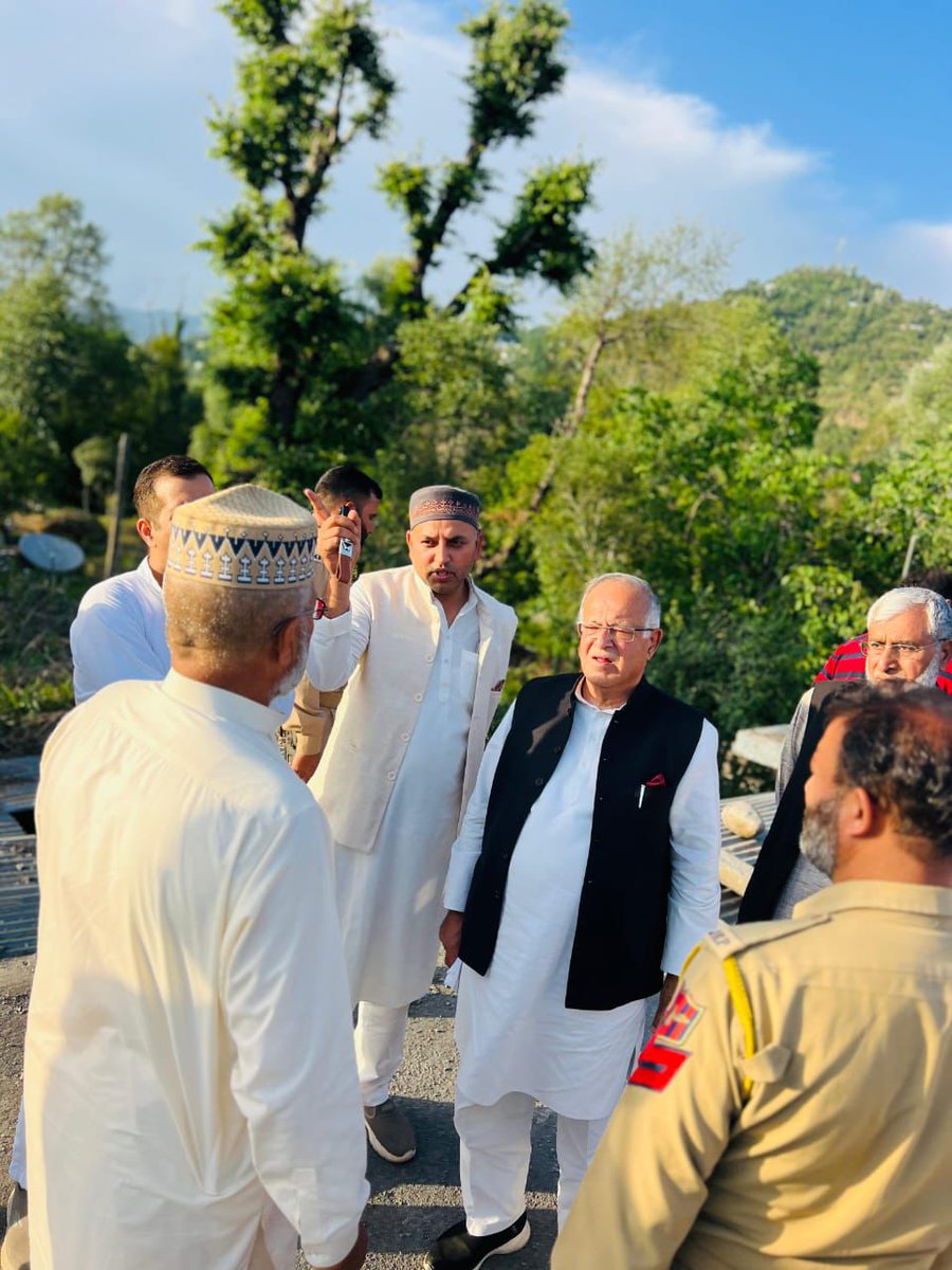 The Jammu and Kashmir PCC President <a href="/TariqKarra/">Tariq Hameed Karra</a> ji today visited Surankote in the Poonch district and met with the families affected by the recent, unprovoked shelling from across the border by Pakistan.

The families of the victims have demanded martyr status be granted to the