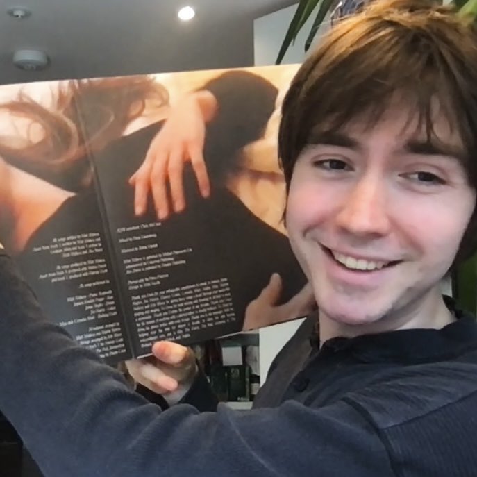 matthewmaltese's tweet image. im so hungry I could eat this gatefold vinyl