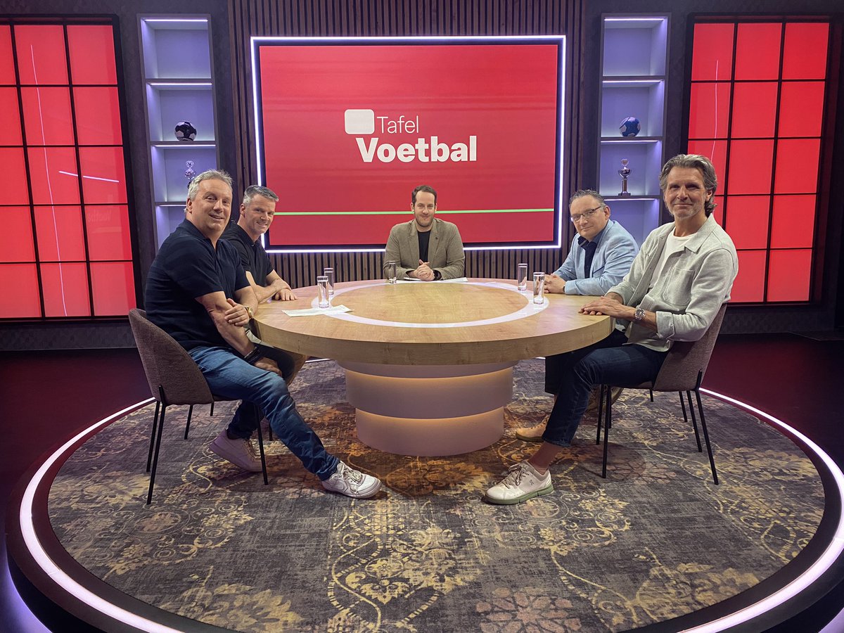 L1 (@l1) on Twitter photo Een nieuwe #Tafelvoetbal! Te gast bij <a href="/SemCaelen/">Sem Caelen</a> zijn journalist Ivar Hoekstra van <a href="/delimburger/">De Limburger</a>, Roberto Lanckohr, <a href="/ReginaldThal196/">Reginald Thal</a> en <a href="/MauriceGraef/">Maurice Graef</a>. Kijk nu naar #L1 of via l1.nl/l1tv Een nieuwe #Tafelvoetbal! Te gast bij <a href="/SemCaelen/">Sem Caelen</a> zijn journalist Ivar Hoekstra van <a href="/delimburger/">De Limburger</a>, Roberto Lanckohr, <a href="/ReginaldThal196/">Reginald Thal</a> en <a href="/MauriceGraef/">Maurice Graef</a>. Kijk nu naar #L1 of via l1.nl/l1tv