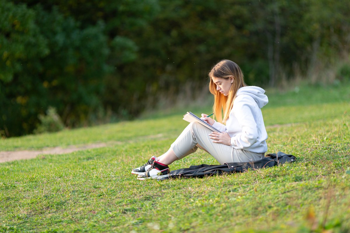 As summer break approaches, help keep students on track for college by avoiding summer melt! View KAA’s archived webinar for strategies on combating summer melt and keeping students engaged during the transition space.

KAA Webinar Archive: bit.ly/KAAwebinars