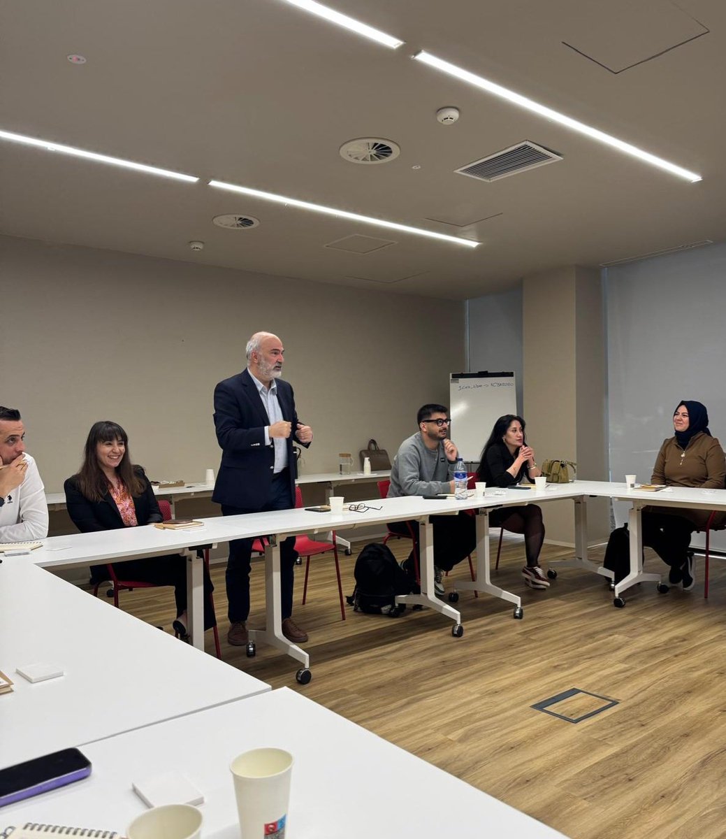 UfukBatum's tweet image. @SMARTNETglobal olarak Madrid&apos;te temaslarımıza başladık...

Girişimcilerimiz İspanya ekosistemini değerlendiriyor...