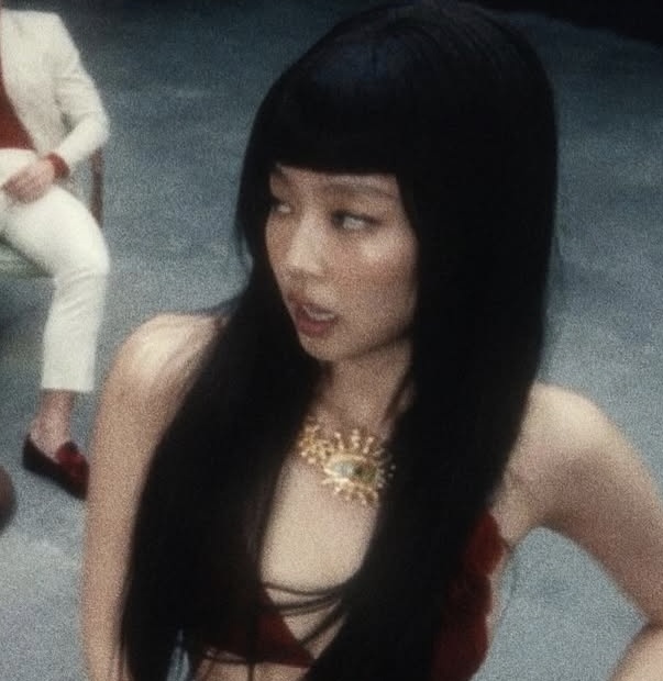 JENNIESOURCES's tweet image. JENNIE said on YouQuizOnTheBlock that she practiced for Coachella by singing the entire set-list while running, without any breaks. And if she couldn't do it, she took a break and tried again.
