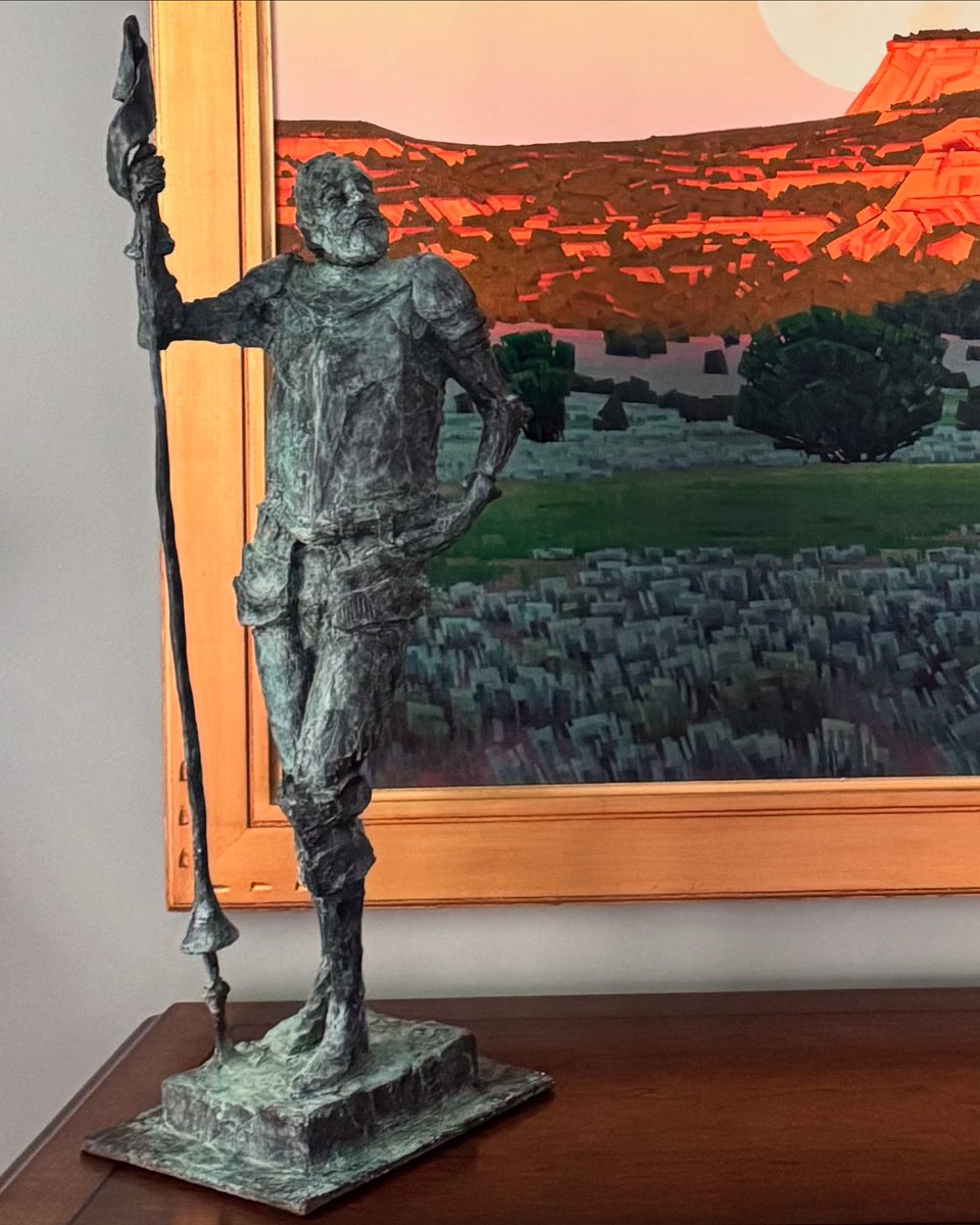 SculptorRett's tweet image. It’s always so satisfying when a collector shares a photo with you of how they have chosen to display your artwork in their home. In this case Don Quixoté is standing nobly in front of a beautiful desert landscape painting chosen by the collector.
#bronze #artwork #literature