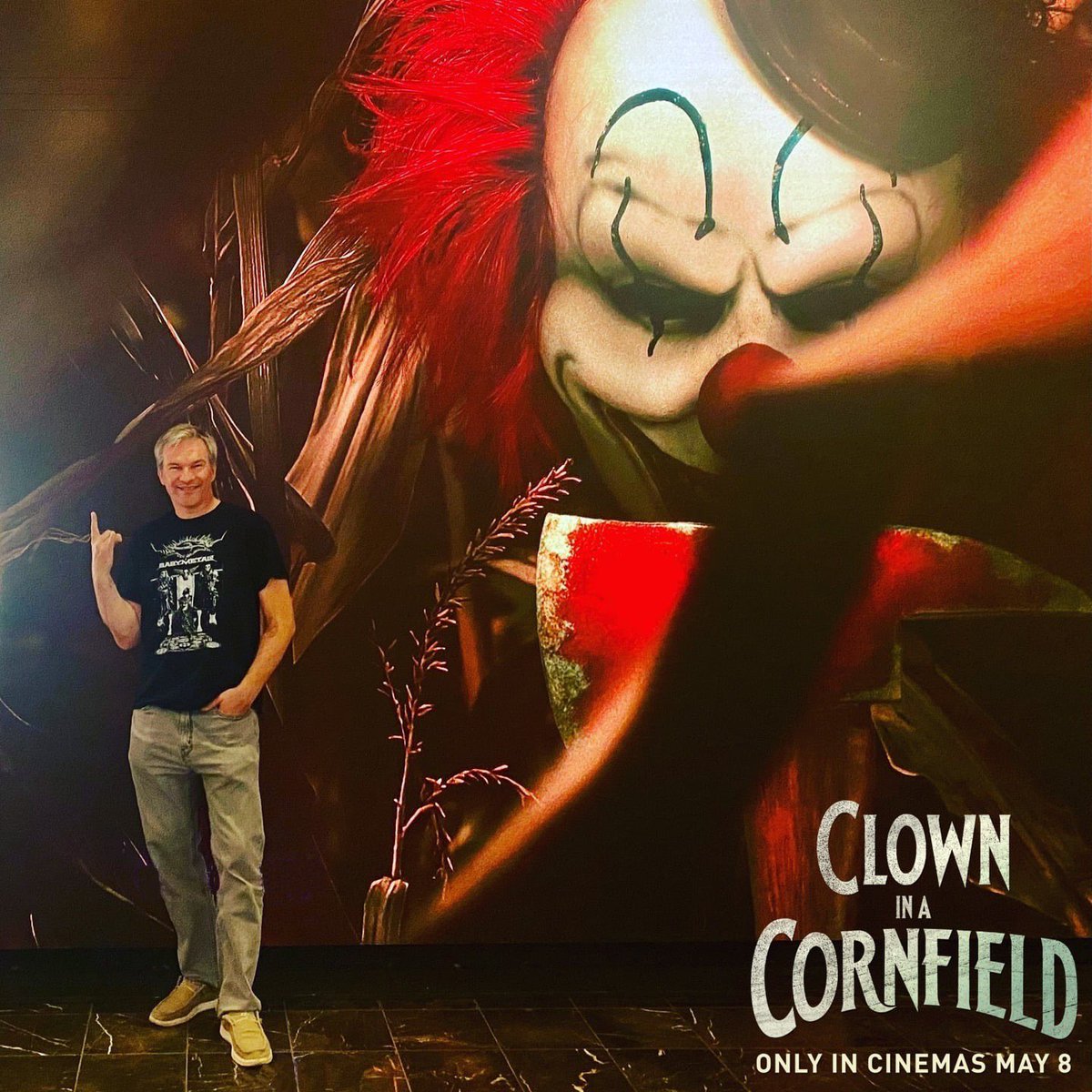 Mgmt_DD's tweet image. In theaters now - 𝘾𝙇𝙊𝙒𝙉 𝙄𝙉 𝘼 𝘾𝙊𝙍𝙉𝙁𝙄𝙀𝙇𝘿!

Frendo is waiting for you at your local cineplex. It would be best to not keep him waiting. Composing the kick-a— score was Brandon Robert’s &amp;amp; our client, Marcus Trumpp! GO SEE IT!
#marcustrumpp #clowninacornfield