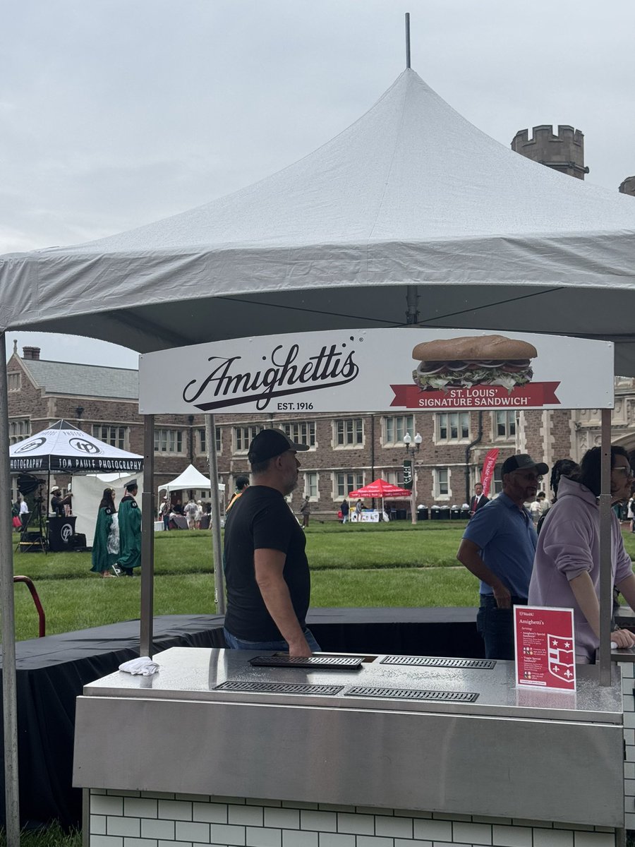 WashUChancellor's tweet image. The Commencement Festival is underway. Lots of local food along with local talent; WashU and St. Louis know how to throw a party! #WashU25