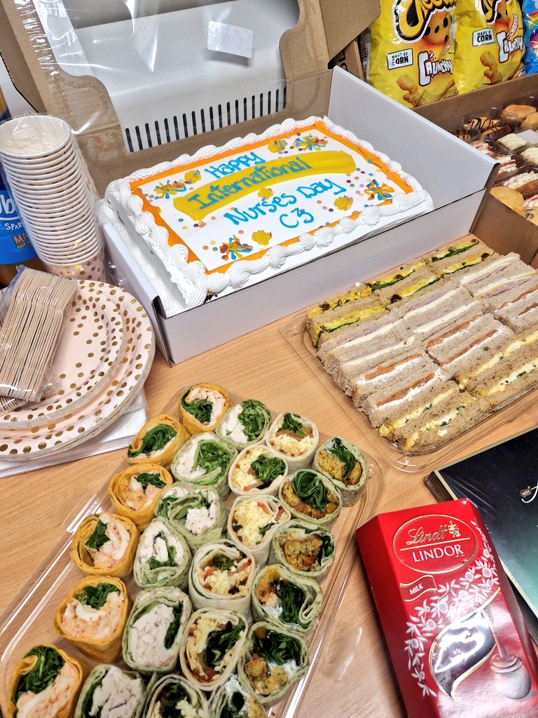 ☆International Nurses Day☆ 
Thank you to our Ward Sister Sabah for arranging our treats today! 

Thank you for all your hard work and dedication 🥰