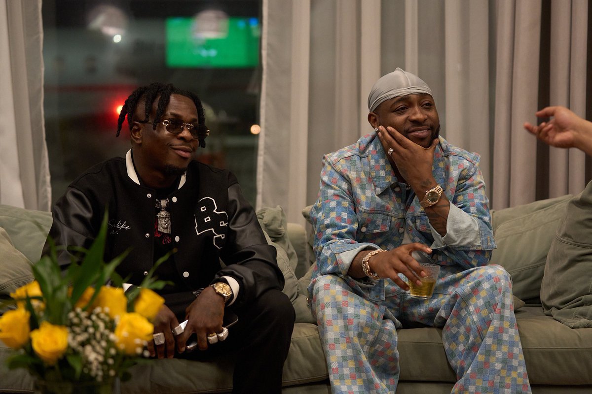 Bravo à DDB ET HIMRA
pour ce qu’ils apportent à la musique ivoirienne. 

Apprenons à soutenir nos artistes au lieu de les diviser systématiquement.!