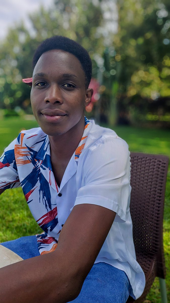 AmberRayz's tweet image. Officially am no longer faceless.🤭🥳😂
Say hello to the person behind the tweets!👋