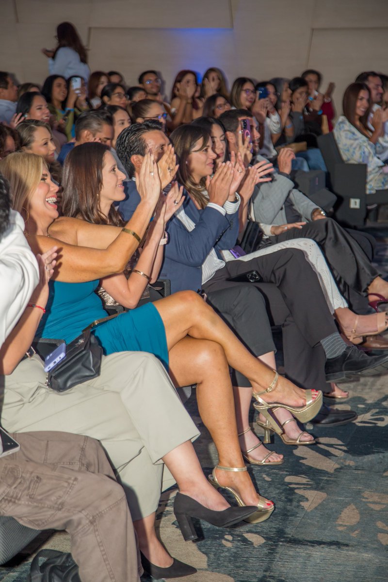 .<a href="/MovistarEC/">Movistar Ecuador</a> celebró el día de la madre con el divertidísimo show: “Carmelita Linda Conecta con Mamá”

Dentro de la campaña, tendrá varios smartphones con hasta el 50% de descuento hasta fines de mayo

👇Más detalles
telefonica.com.ec/movistar-celeb…

#MovistarConectaConMamá