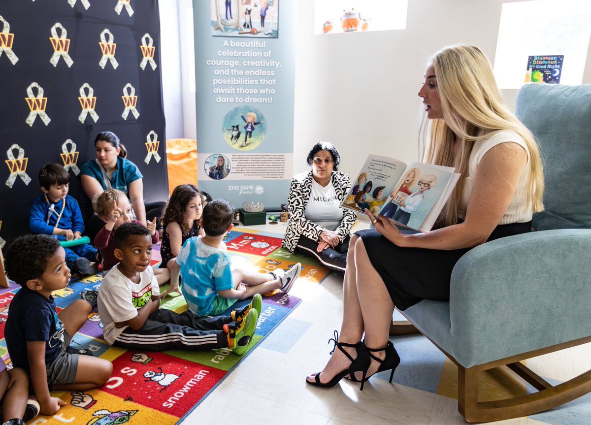commandersCR's tweet image. Washington Legend Ken Harvey and active-duty Marine Corps Captain Riley Tejcek spent the morning reading their children’s books at Easterseals Falls Church 📖