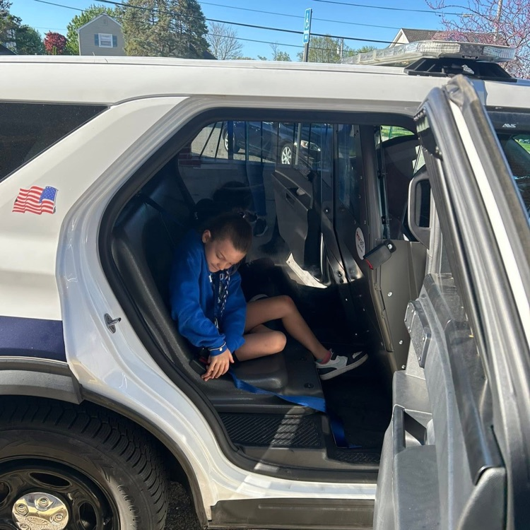 Aquidneck School - Addie arrived at school in style today! Middletown Police Officer Kevin Ferris was her driver! Thanks to the PTG and Middletown Police for making this opportunity happen.