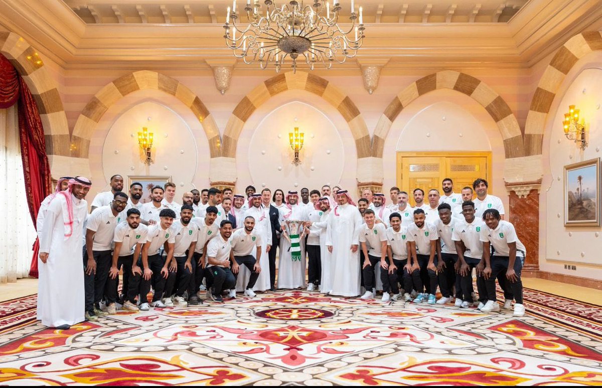 فرحة بالإنجاز الآسيوي النخبوي ، وفرحة أكبر بشرف السلام على من له الفضل - بعد الله - في تحقيق ذلك الإنجاز ..