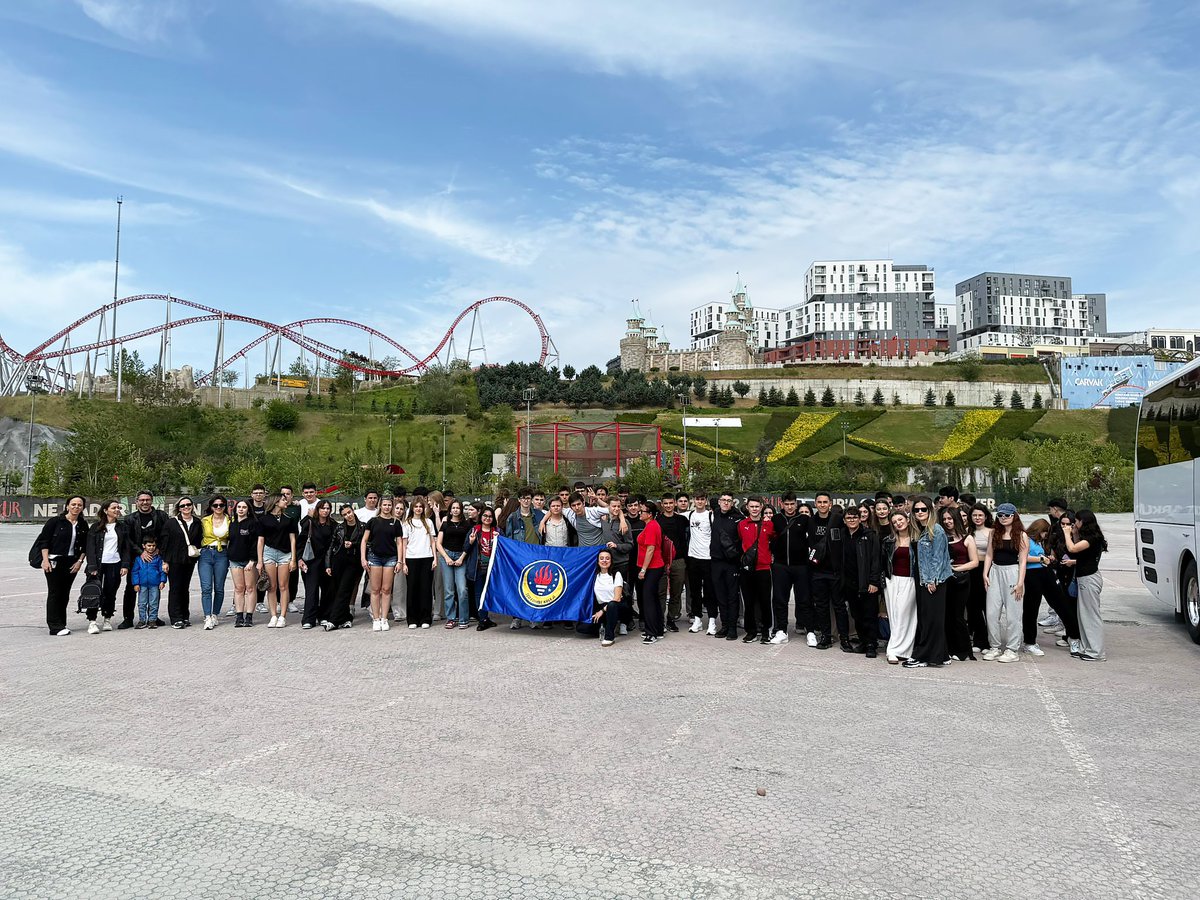 tededirnekoleji's tweet photo. 🎢 #TEDEdirneKoleji Anadolu Lisesi öğrencilerimiz Vialand gezisiyle keyifli bir hafta sonu geçirdi.
Eğlence dolu anlarla dolu bu günde hem güldüler hem de güzel anılar biriktirdiler. 😊

🎢 Our #TEDEdirneCollege Anatolian High School students had a fun-filled weekend with their trip to Vialand!
They laughed, enjoyed themselves, and created wonderful memories on this joyful day. 😊