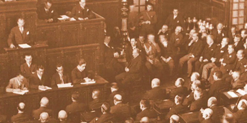 PKK'nin fesih açıklamasıyla gündeme gelen 1924 anayasasının temel özellikleri neydi, 1921 metnine göre neler değişti, sonraya ve bugüne yansımaları ne oldu? iki bölüm halinde anayasa hukukçusu Murat Sevinç anlatıyor ⬇️

1. birartibir.org/halkin-mukadde…

2. birartibir.org/meclis-ten-tur…