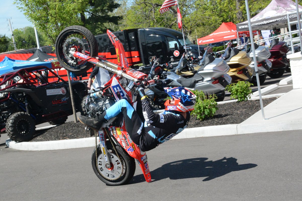 WHEELIE WIZZARD tweet media