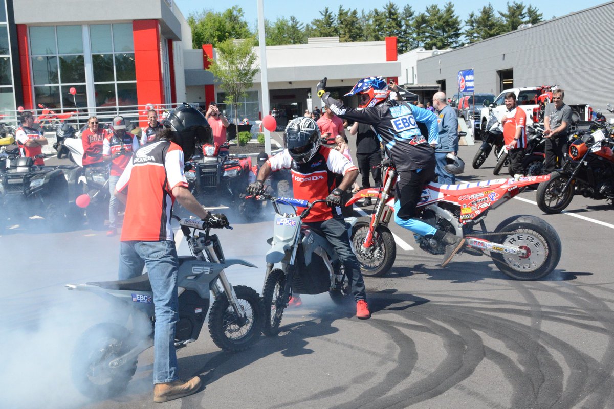 WHEELIE WIZZARD tweet media