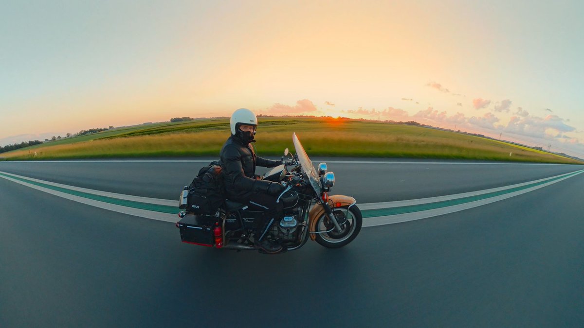 longwaytv's tweet image. 🤟🇳🇱 Welcome to the Netherlands!!!! 🇳🇱 🤟
START: IJmuiden, Netherlands END: Møns Klint, Denmark. 
Watch episodes 1 &amp;amp; 2 of #LongWayHome now on @appletv! 
#longwaytvofficial #EwanMcGregor #CharleyBoorman #AppleTV #AppleTVPlus