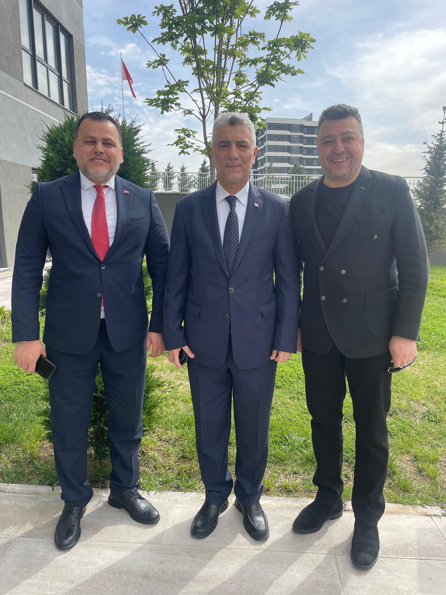 🇹🇷Ticaret Bakanımız Sayın Ömer Bolat’ı; BeTa İlim Derneğimiz adına Akın Eker ile birlikte Ankara’da ziyaret ettik.Sayın Bakanımıza BeTa İlim Derneğimizin Uluslararası Akademik Çalışmalarından,Teknoloji ve Özellikle Yapay Zeka üzerine gerçekleştirdiğimiz Önemli Projelerimizden