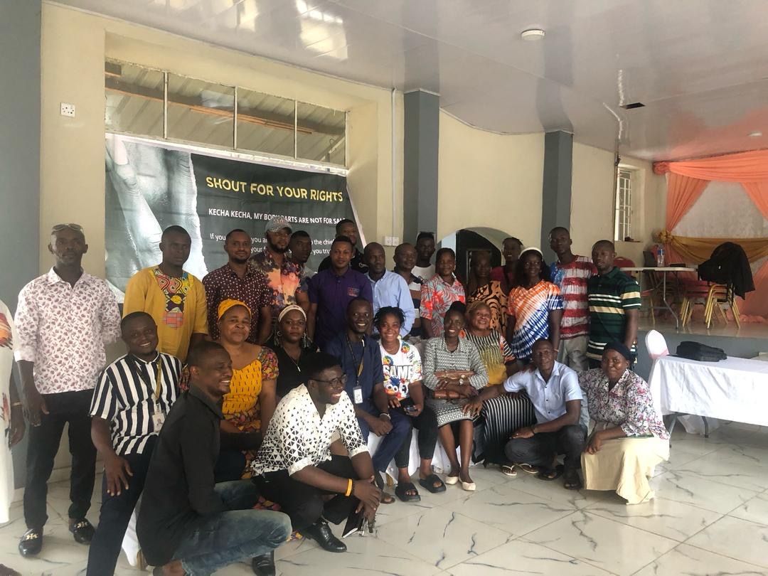 worldhopeorg's tweet image. 🛡️ WHI Sierra Leone trained local leaders to prevent organ trafficking &amp;amp; child sacrifice in the Western Area Rural District.

Equipping schools, parents &amp;amp; gov&apos;t partners to protect kids—because prevention starts in the community.

#ChildProtection #WorldHope #CommunityTraining…
