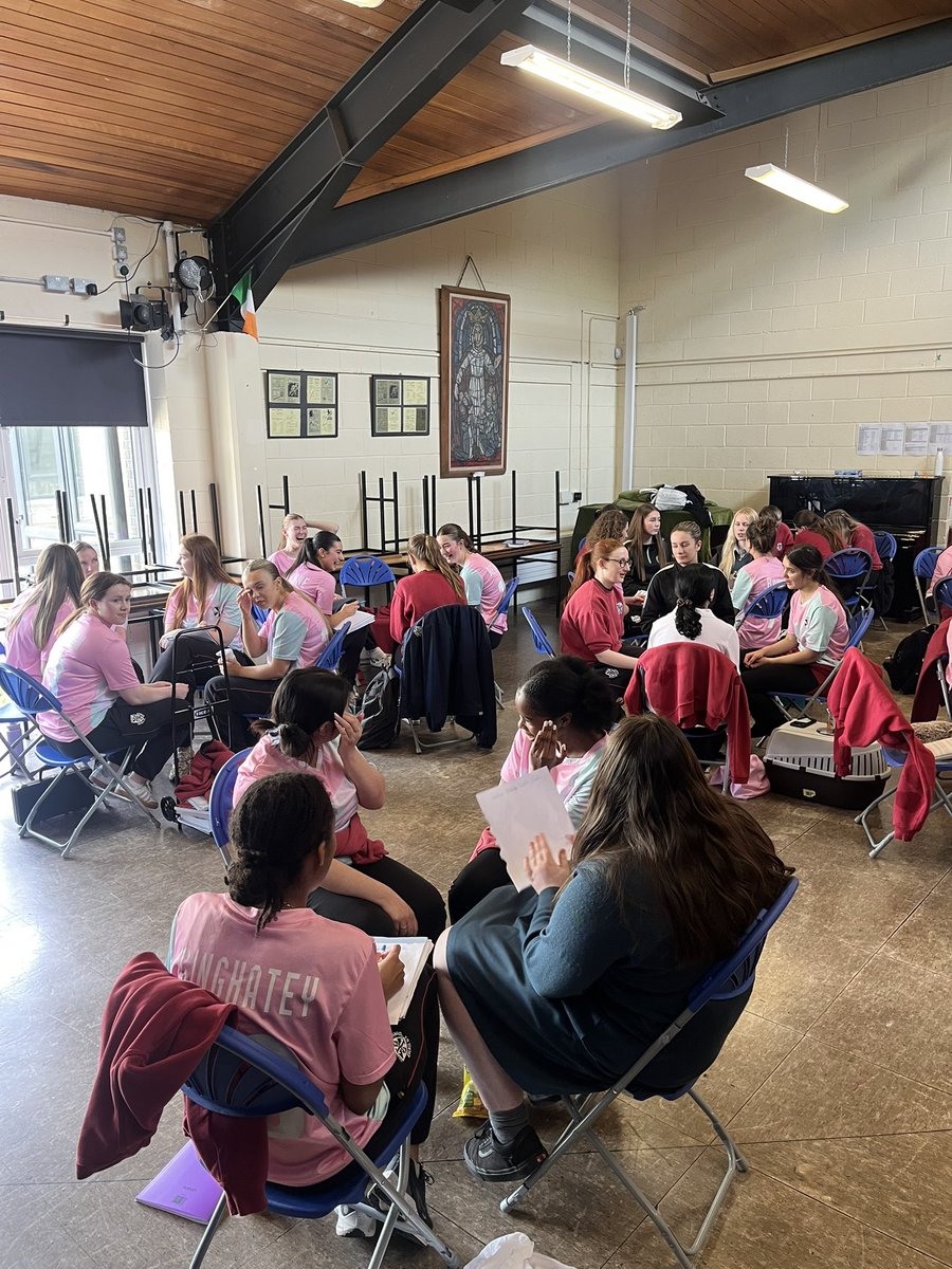 Tráth na gCeist inniu don séú bliain ☘️🇮🇪 #Gaeilge <a href="/lecheiletrust1/">Le Chéile Schools Trust</a>