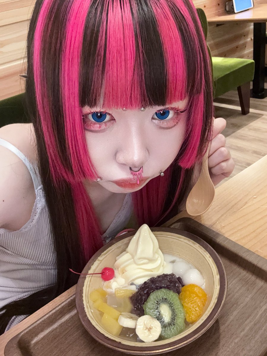 血恋眼歯゛イトー (@ticomeba_ito) on Twitter photo 