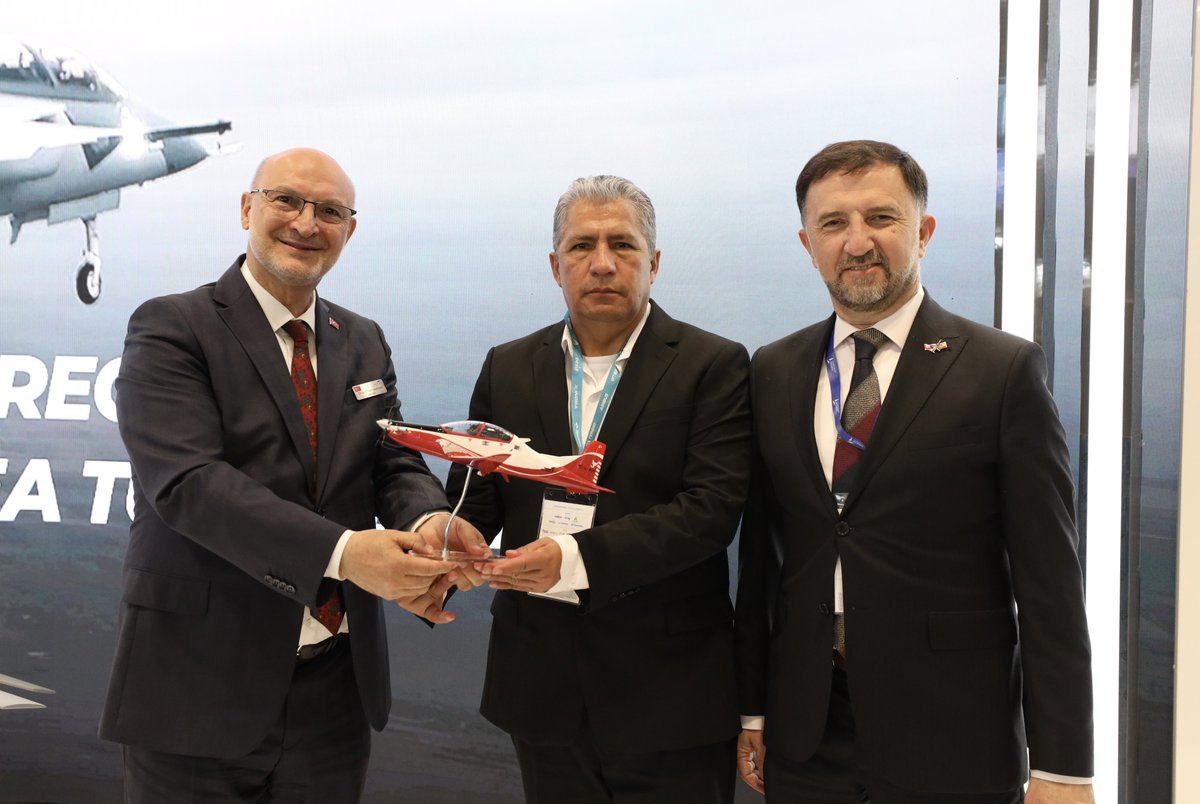 TUSAS_EN's tweet image. We successfully concluded the first day of #FEINDEF2025, drawing strong interest from our visitors.
Welcoming delegations from Saudi Arabia, Bolivia, and Bangladesh, we continue to make our mark in Madrid with our advanced engineering capabilities.
✈️ Stand 6D07, Hall 6.