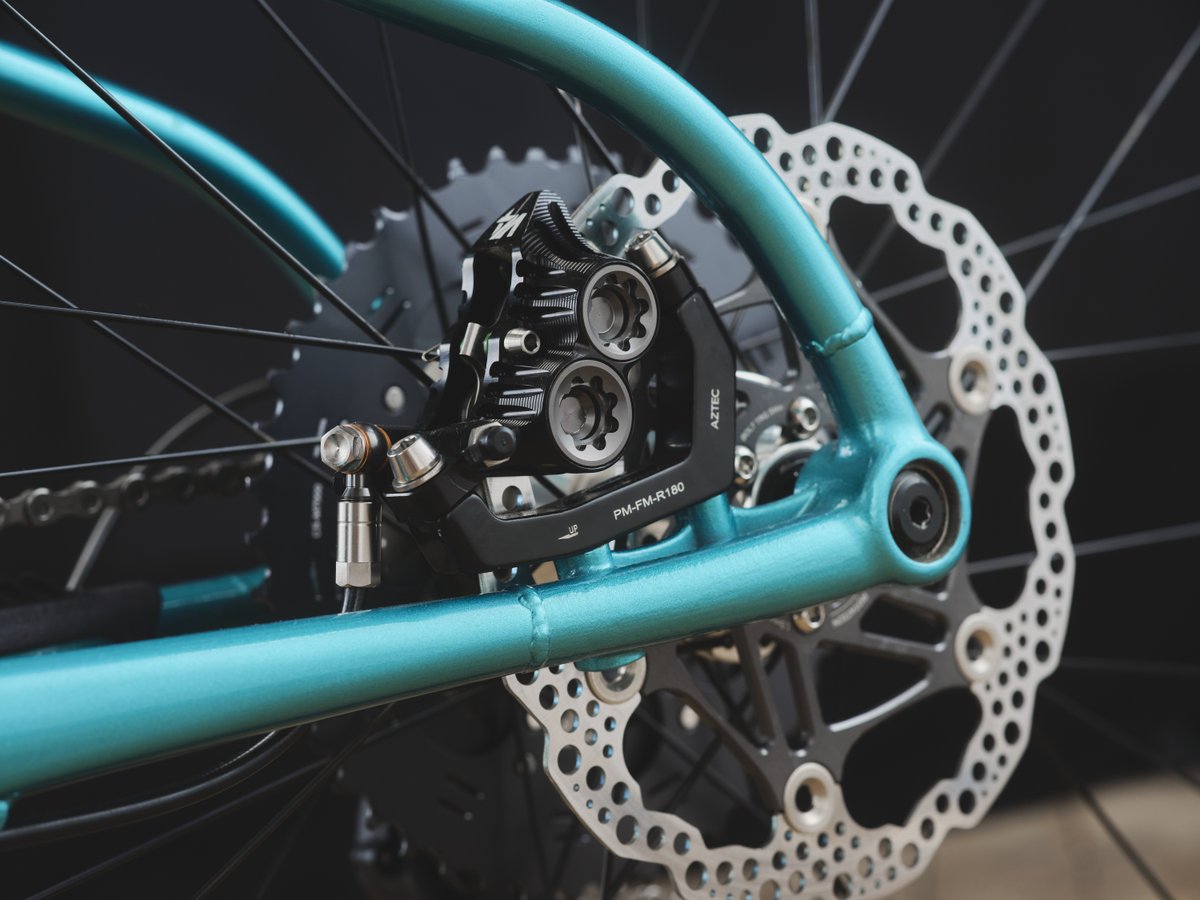 Peer's Choice winner at last month @bespoked.cc in Manchester:
@creature_cycles Galago MX — James' vision of the modern trail bike in its purest form. A bike that rips all year round and won’t let you down. 🔥

#bikecheck #mtb