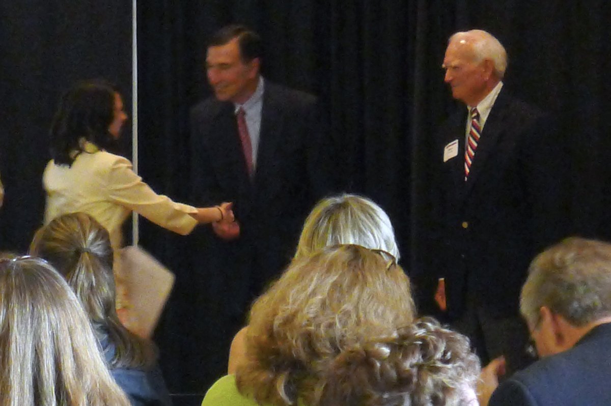 The CLC family is deeply saddened by the passing of Allan Krulak, a true civic giant whose leadership profoundly shaped the lives of countless young people through Look Up To Cleveland. 

Learn about Allan's remarkable legacy: cleveleads.org/allan_krulak_t…