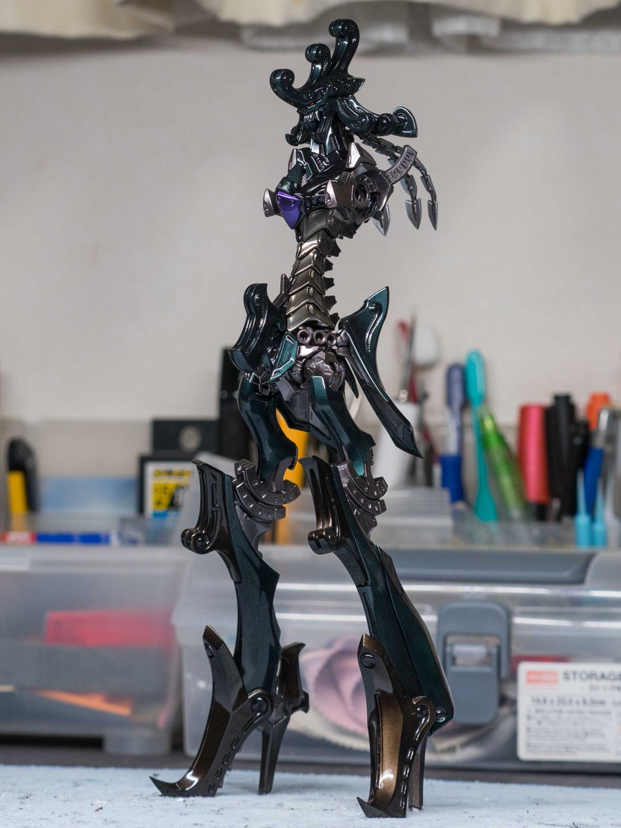 hiroroom5135's tweet image. 脚部まで完成!
今回は部位毎に進めているので、非効率ですが徐々に形になるのはやっぱり楽しい♪
脚部も固定式が選択出来たら良かったな。
フニフニ動くので、立姿を決めるの結構難しい^^;
#FSS_jp #ダッカス