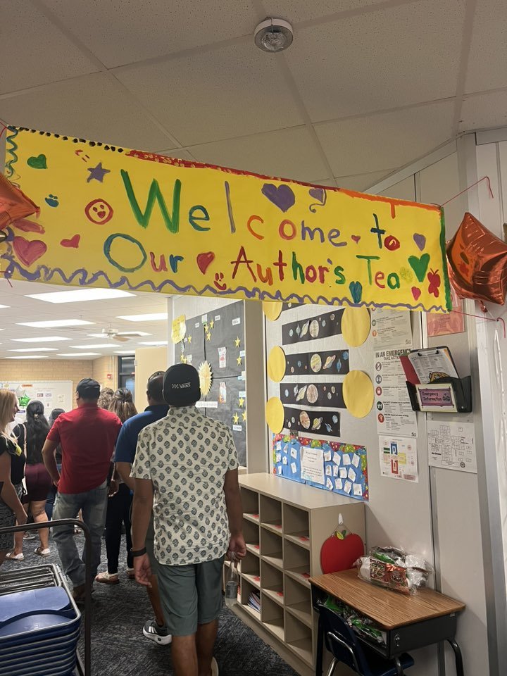 What an amazing and eventful day! From start to finish, it was packed with fun, food, and unforgettable moments.
We kicked things off with a delicious lunch from Texas Roadhouse—those rolls never disappoint! Then we got treated to a sweet and salty surprise with a popcorn bar