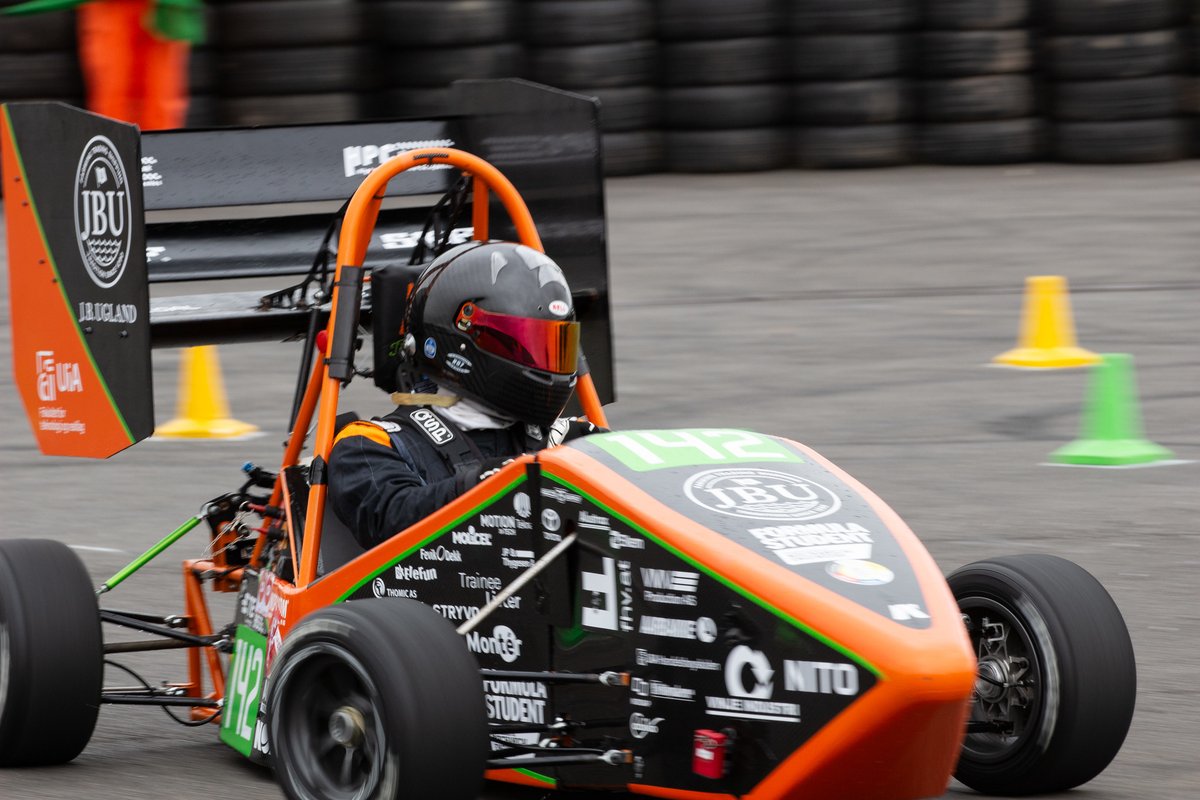 Want to join us at Silverstone for #formulastudent this summer? Tickets available now and bring the young engineers in your family for free!  silverstone.co.uk/events/formula…