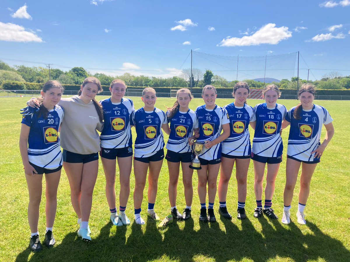 Coláiste Ghobnatan (@colghobnatan) on Twitter photo Craobh an Chontae fé 16.5
Bhí bua iontach ag an bhfoireann fé 16.5 in aghaidh <a href="/ColaisteMhuire1/">Colaiste Buttevant</a>, Cill na Mallach. Míle buíochas le hIníon Ní Shúilleabháin (traenálaí) agus Iníon de Brún a thaistil leo.
1/2 Craobh an Chontae fé 16.5
Bhí bua iontach ag an bhfoireann fé 16.5 in aghaidh <a href="/ColaisteMhuire1/">Colaiste Buttevant</a>, Cill na Mallach. Míle buíochas le hIníon Ní Shúilleabháin (traenálaí) agus Iníon de Brún a thaistil leo.
1/2