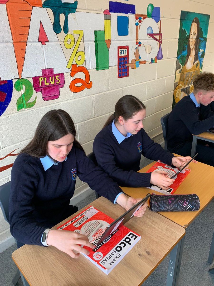 🎬 Behind the scenes in Ballymahon!

We’ve been busy filming at Mercy Ballymahon, capturing how technology is being used to enhance teaching and learning in the classroom. Looking forward to sharing more soon!💡

#WriggleLearning #Behindthescenes #EdTech