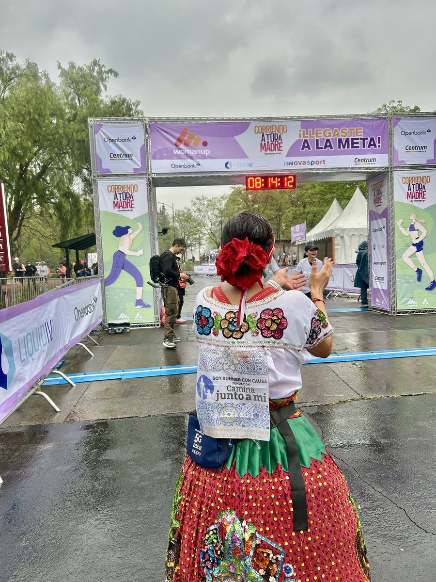 Julieticious23's tweet image. Agradecida de llegar a una meta con lluvia y corazón en CDMX 

El faldón tomó más peso pero la causa y estar allá nos motivó, 10K en 59’ 

Así terminamos/inciabamos

Al final nos quedamos en la meta a apoyar a quienes iban llegando! 

#embajadora @womanup @asdeporte
