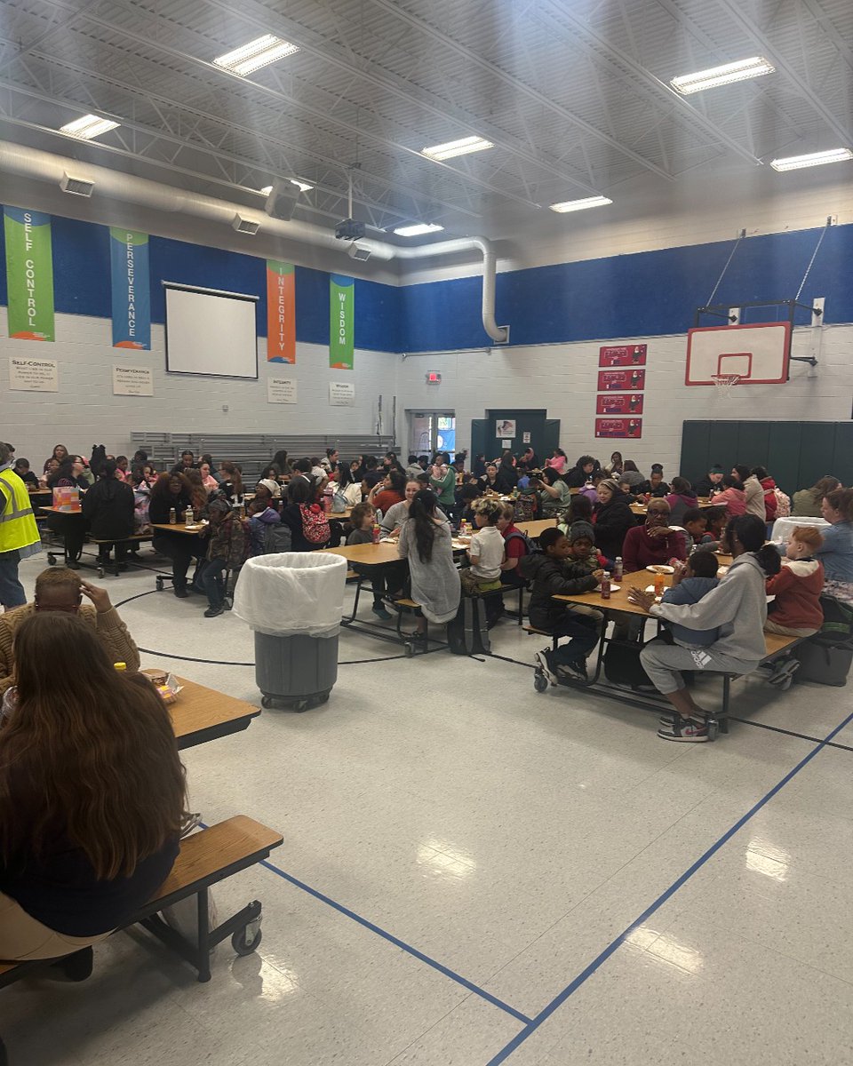 WindemereParkCA's tweet image. Cheers to an incredible 'Muffins with Mom' event at WPCA! Our leadership team outdid themselves to honor our wonderful moms. Hats off to their great work! 🏆🥳 #WPCA #EventTriumph #CelebratingMoms