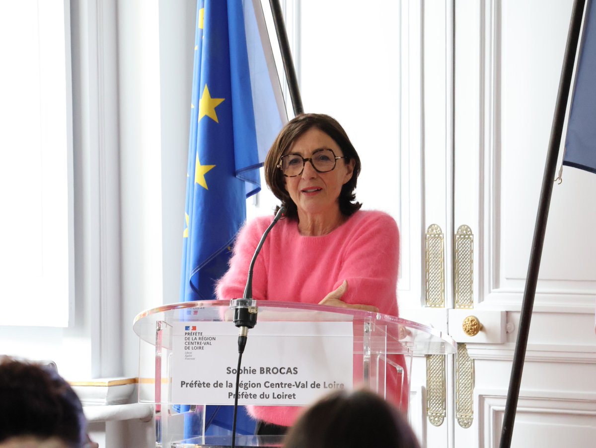 Image de Préfète Centre-Val de Loire et Loiret - Première édition de la conférence "Sciences avec et pour elles" en  préfecture : 50 lycéennes ont dé