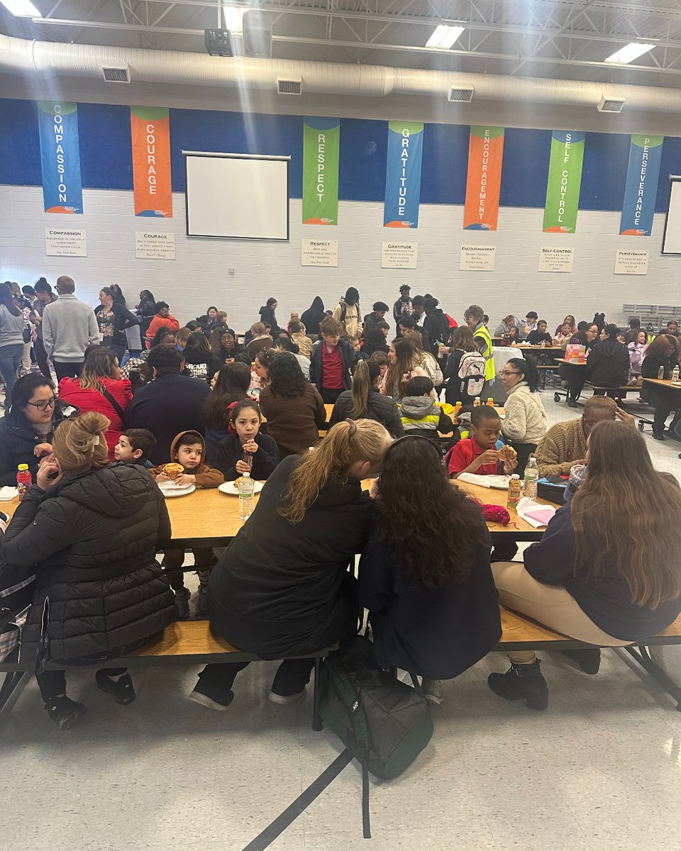 WindemereParkCA's tweet image. Cheers to an incredible 'Muffins with Mom' event at WPCA! Our leadership team outdid themselves to honor our wonderful moms. Hats off to their great work! 🏆🥳 #WPCA #EventTriumph #CelebratingMoms