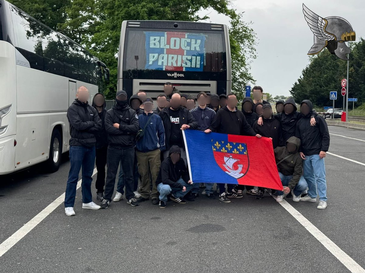 Orléans - PSG u19 :

Une quarantaine de membres du Block Parisii se sont rendus à Orléans hier après-midi pour soutenir les jeunes, qui s'inclineront finalement sur le score de 3 buts à 1. 

La rage de vaincre 🔴🔵
