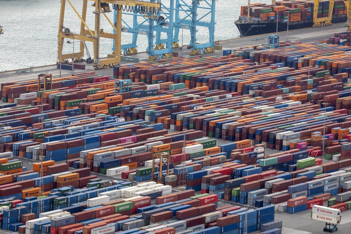 #ANTIMILITARISME | Dos vaixells que porten armament a Israel són investigats per un jutjat de Barcelona directa.cat/dos-vaixells-q… La declaració dels dos capitans, de l'empresa Maersk, ha quedat suspesa a petició dels seus advocats. ✍️ <a href="/AlbertAlexan/">Albert Alexandre</a>