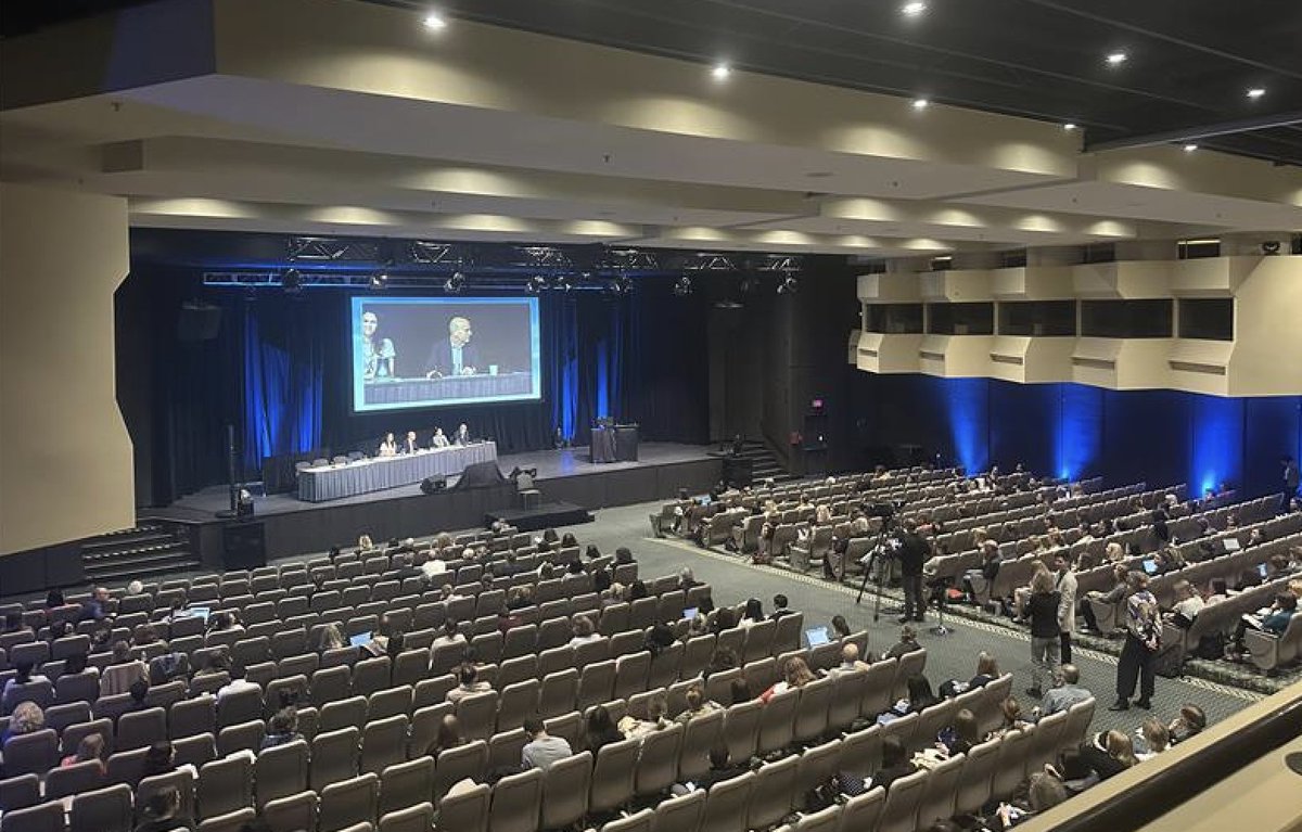 RobinHayeems's tweet image. Last week, GENOMETRICS team members, Salma and Daniel, attended the International @BRCASymposium on Hereditary Breast and Ovarian Cancer in Montréal! They spent the week learning about the latest advances in BRCA research, genetic testing, and patient-centered care! #BRCA2025