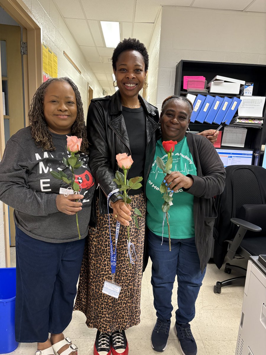 Anu Bajpai (@ms_bajpai) on Twitter photo One of our business partners from New Life Family Services brought flowers for all staff members who mother so many children of others! Thank you Ms. Conway for brightening Ts day! <a href="/philrobinson27/">PrincipalPRobinson_NAHS-Lions</a> <a href="/NAHScounseling/">NAHS School Counseling</a> <a href="/BaltCoPS/">Baltimore County Public Schools</a> #communityschools #MothersDay One of our business partners from New Life Family Services brought flowers for all staff members who mother so many children of others! Thank you Ms. Conway for brightening Ts day! <a href="/philrobinson27/">PrincipalPRobinson_NAHS-Lions</a> <a href="/NAHScounseling/">NAHS School Counseling</a> <a href="/BaltCoPS/">Baltimore County Public Schools</a> #communityschools #MothersDay