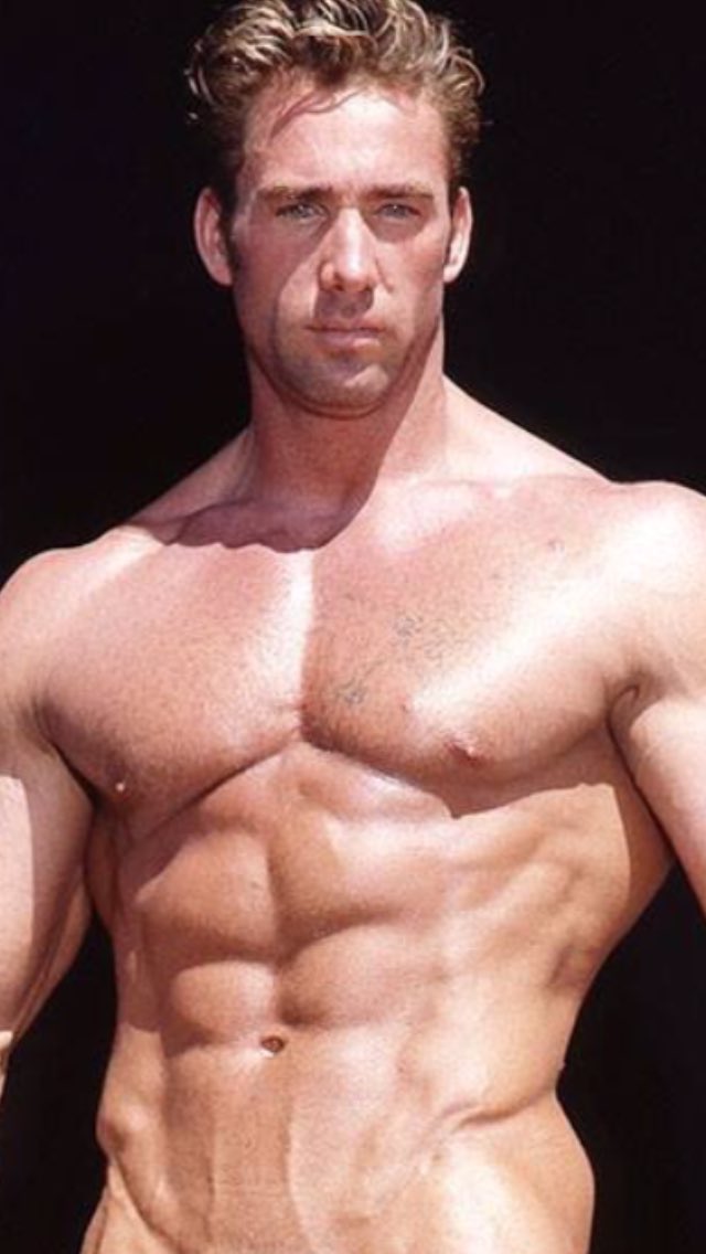 JohnnyJackJohns's tweet photo. @ilyyyRuby no wonder why some men are gay https://t.co/9OBa6HZ5Ui